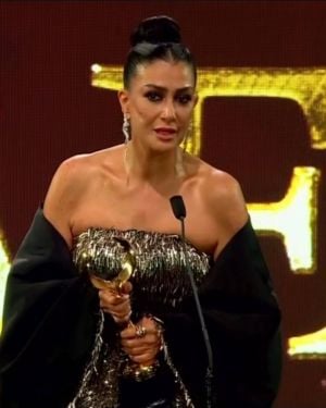 غادة عبد الرازق تبكي بعد تكريمها في "ضيافة": أتمنى أن أكون عند حُسن ظن الجمهور (صور)