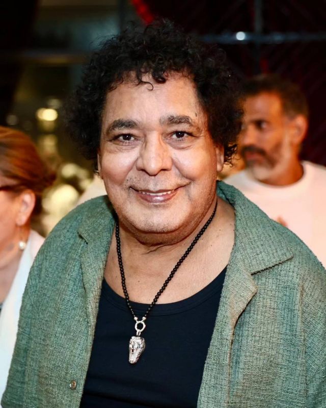 ويجز يعلن مفاجأة جديدة مع محمد منير (فيديو)