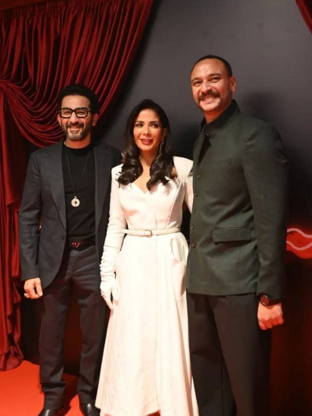 منى زكي وأحمد زكي مع خالد صالح