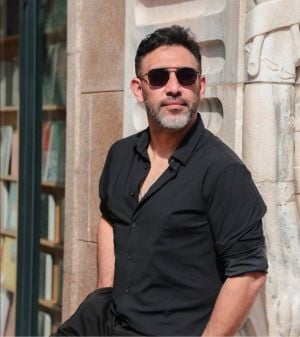 عمرو مصطفى يحصد جائزة أفضل ملحن ويهديها لـ "الهضبة"