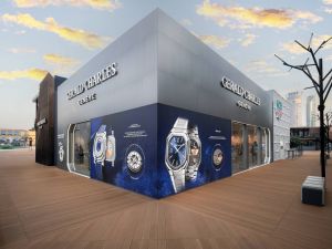 جيرالد تشارلز تُقدّم أكبر جناح لها وقطعةً فريدةً مرصّعةً بالألماس في "أسبوع دبي للساعات"