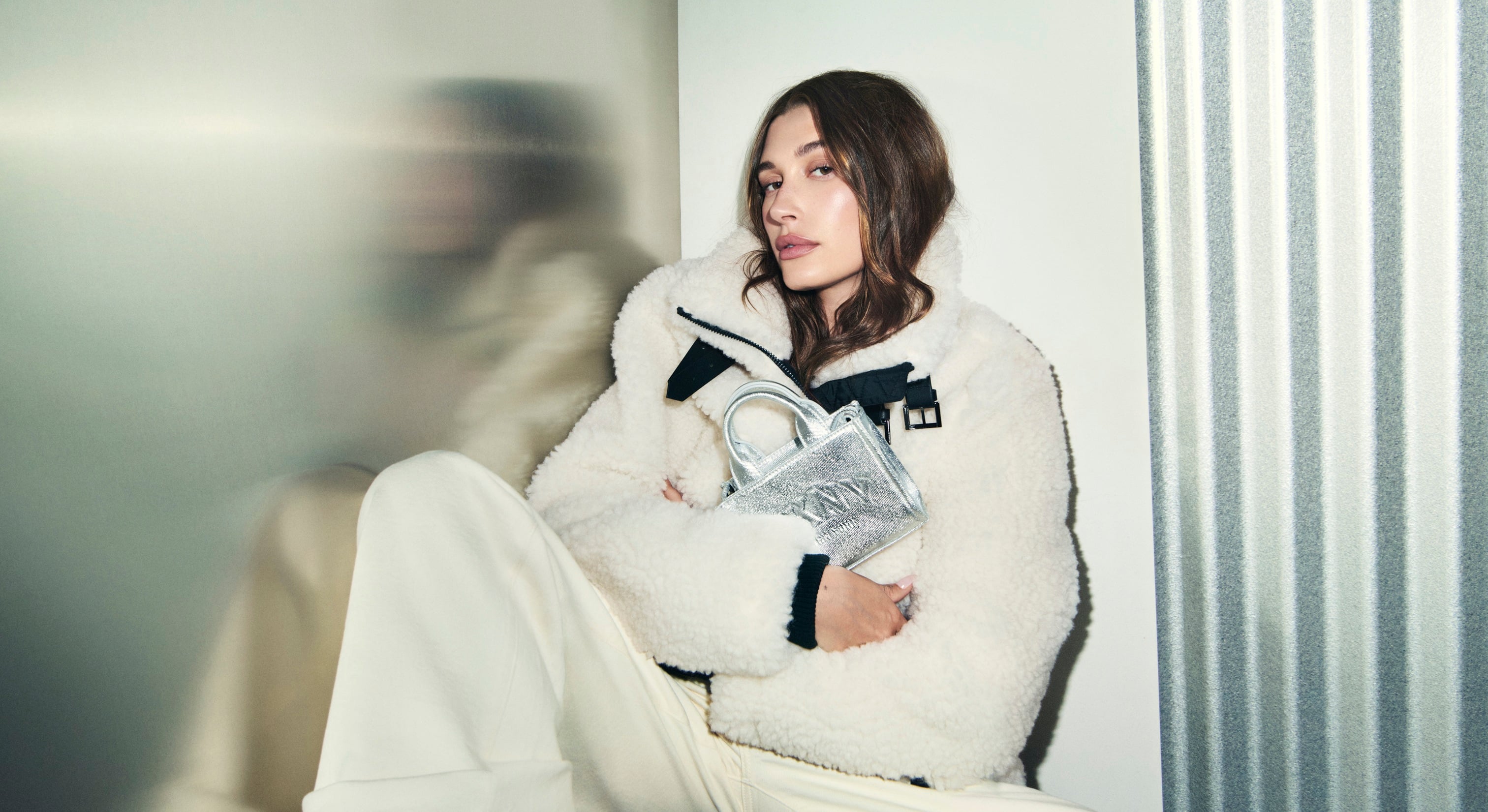 هايلي بيبر في مجموعة DKNY هايلي بيبر في مجموعة DKNY