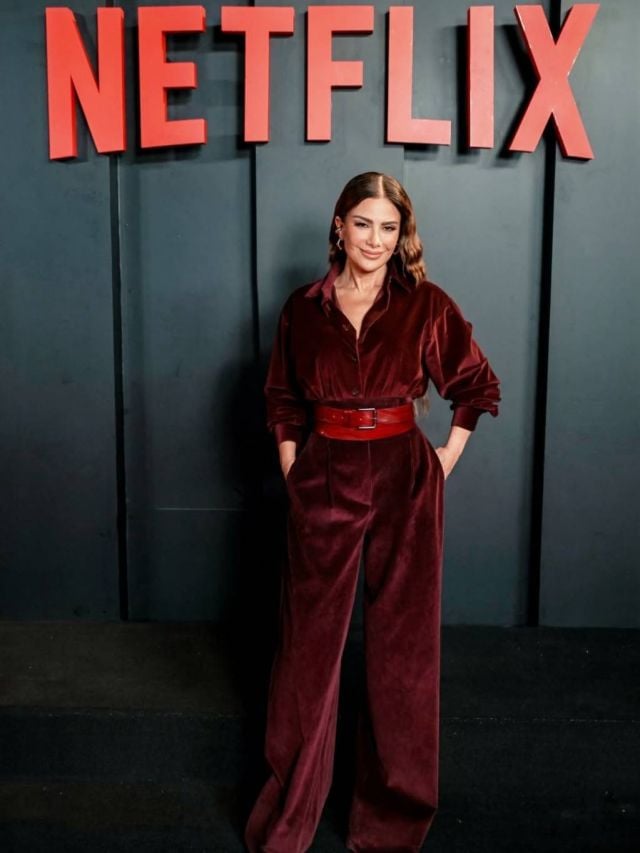 صبا مبارك تلفت الأنظار بإطلالتها البسيطة