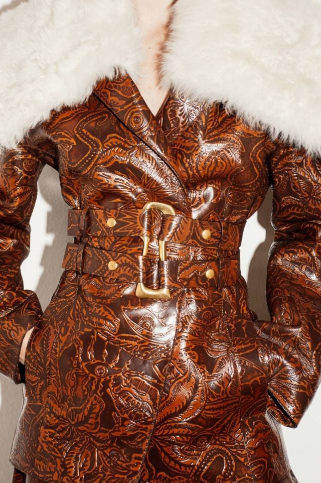 من مجموعة أزياء SCHIAPARELLI لخريف وشتاء 2025-2026