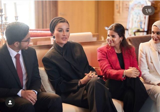 التوربان جزء من توقيع الشيخة موزا الجمالي