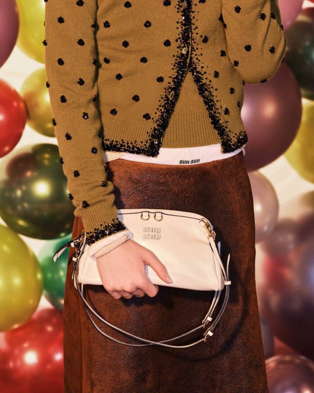 ميو ميو تحتفل بموسم الأعياد