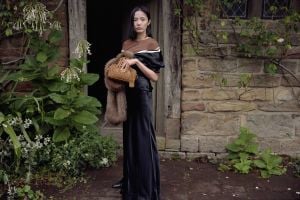 Miu Miu تباين الزمن والجمال