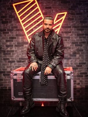 ناصيف زيتون يروي قصة تعارفه لدانييلا رحمة وجنس مولودهما الأول (فيديو)