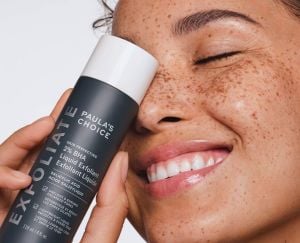 لبشرة شابّة ونضرة... جرّبي منتجات Paula’s Choice