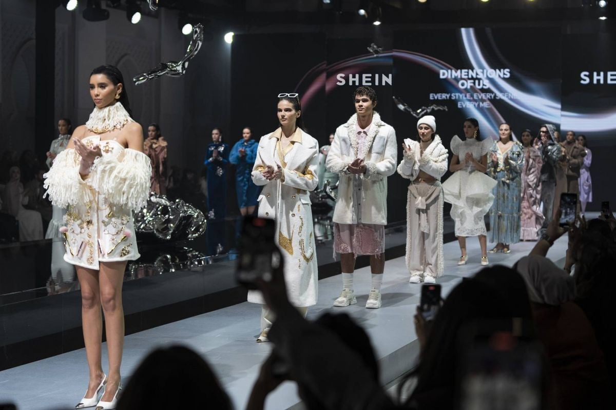 اكتشفوا أحدث صيحات الموضة وعبّروا عن إطلالاتكم الخاصة مع 