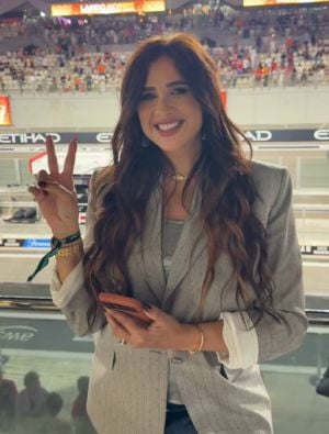 أضواء على أبرز إطلالات النجمات في سباق "الفورمولا 1" بأبو ظبي