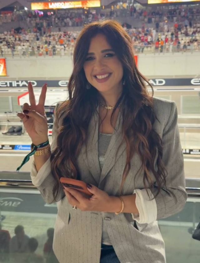 أضواء على أبرز إطلالات النجمات في سباق 