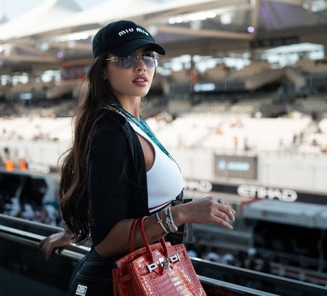 البلوغر يومي وحقيبة 