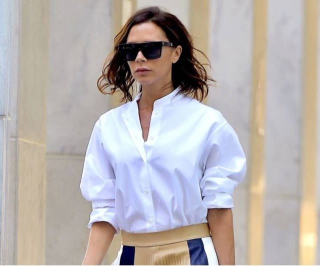 فيكتوريا بيكهام بالقميص الأبيض