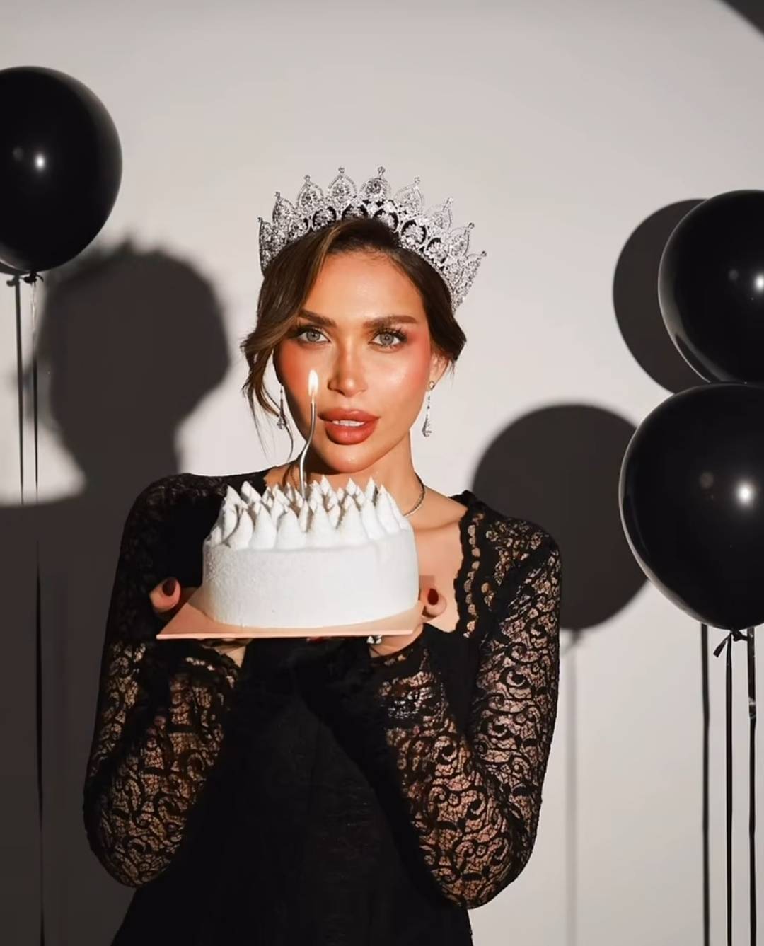 الدكتورة خلود تتلقى مجموعة مميزة من الهدايا بمناسبة ميلادها