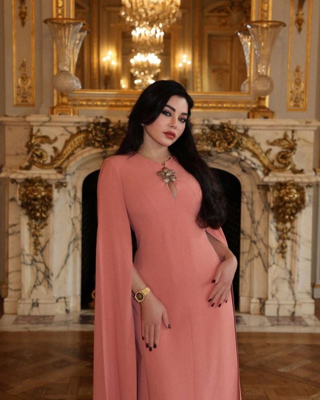 هيفاء وهبي ترتدي ساعة من 