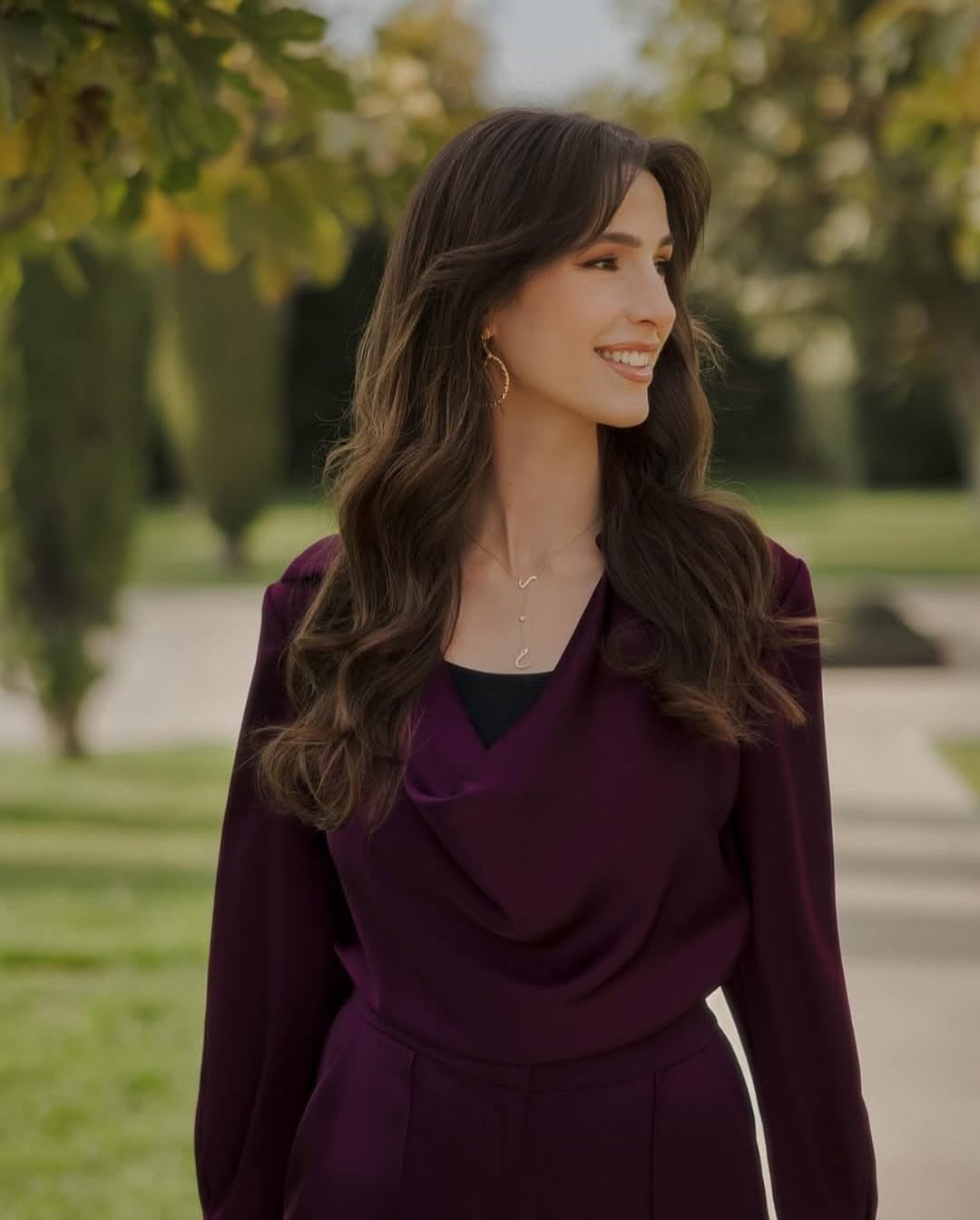 الأناقة الكلاسيكية تميز الأميرة رجوة الأناقة الكلاسيكية تميز الأميرة رجوة