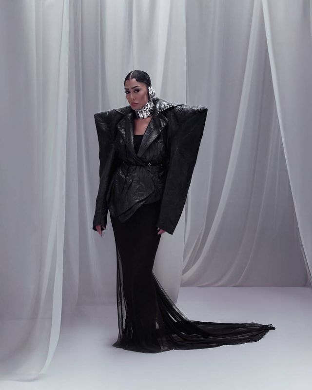 غادة عبد الرازق بفستان غريب