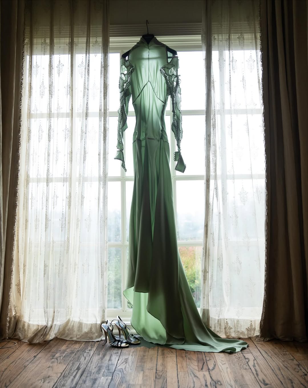 فستان كيت هدسون 