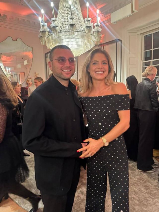 كريستينا صعب بموضة البولكا دوتس 