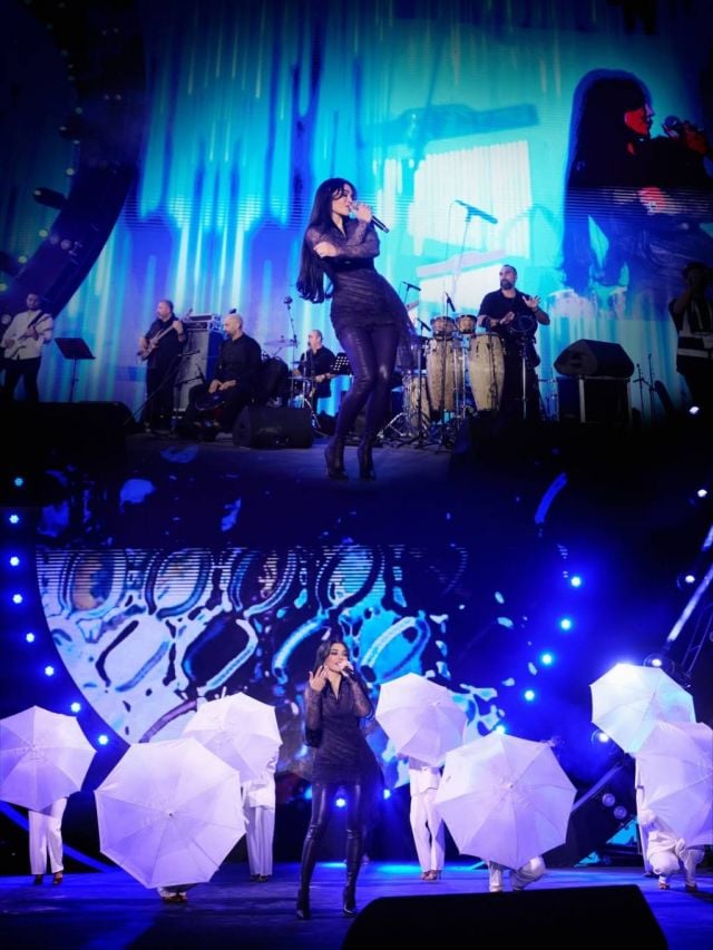 هيفا وهبي تتألق في السعودية بإطلالة بورغندية لافتة