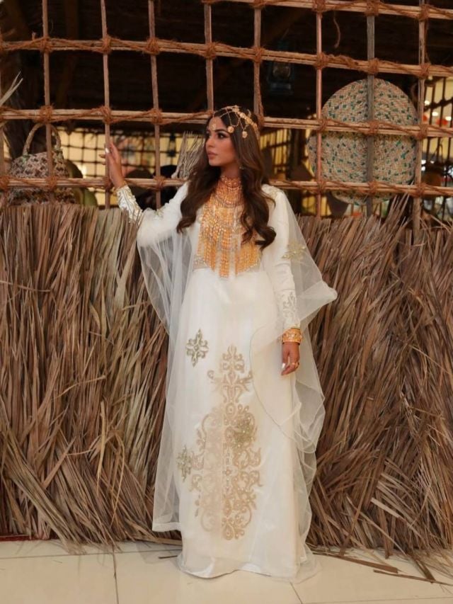 مهيرة عبد العزيز والعنود بدر بإطلالات إماراتية تحتفي بـ