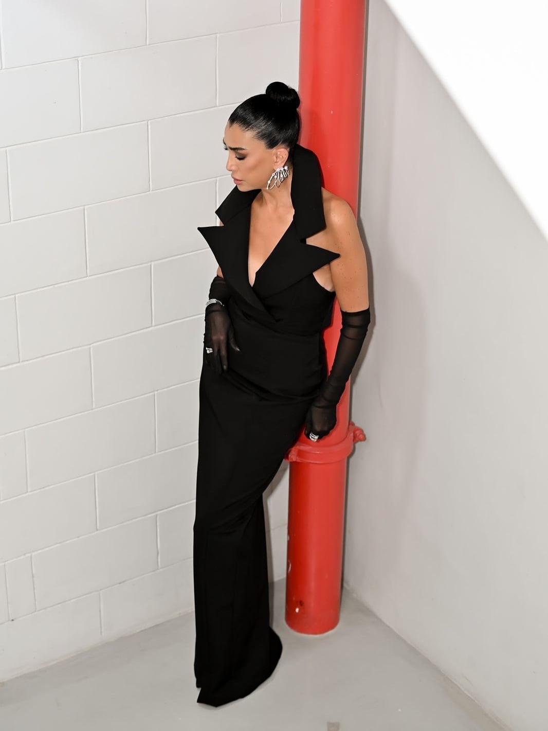 غادة عبد الرازق بفستان جريء باللون الأسود