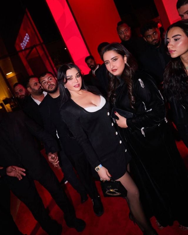 هيفاء وهبي تتألق بفستان 