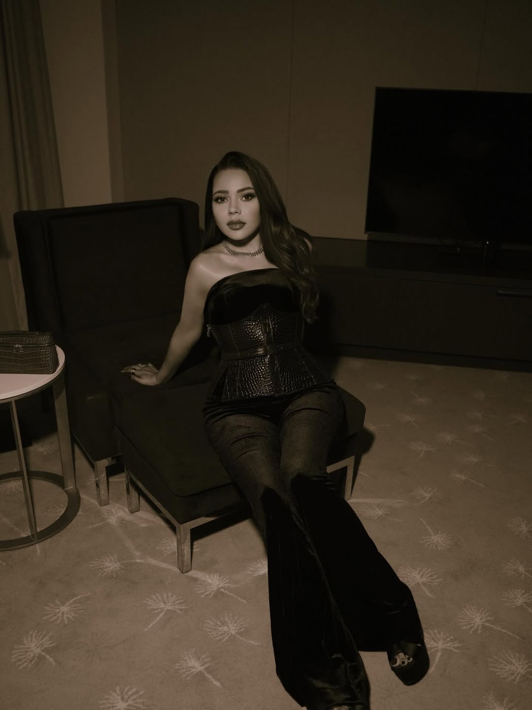 أسماء إبراهيم: مزيج بين الجرأة والفخامة أسماء إبراهيم: مزيج بين الجرأة والفخامة