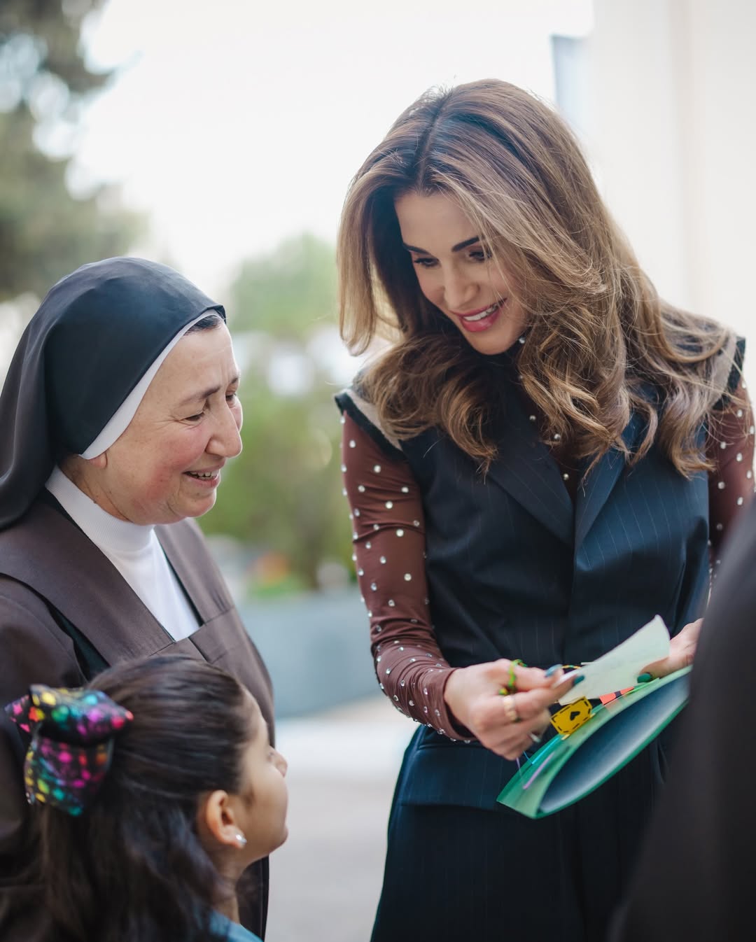 الملكة رانيا بلوك عصري بعيد عن المبالغة الملكة رانيا بلوك عصري بعيد عن المبالغة