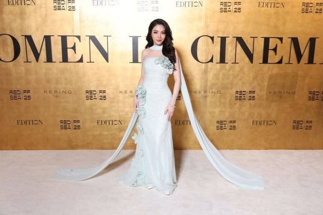 فساتين السترابلس تتصدر إطلالات مهرجان البحر الأحمر السينمائي