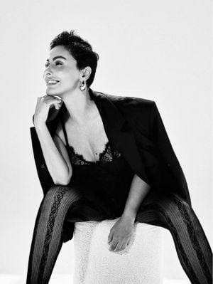 ميس حمدان تتألق بمزج الدانتيل والشيفون