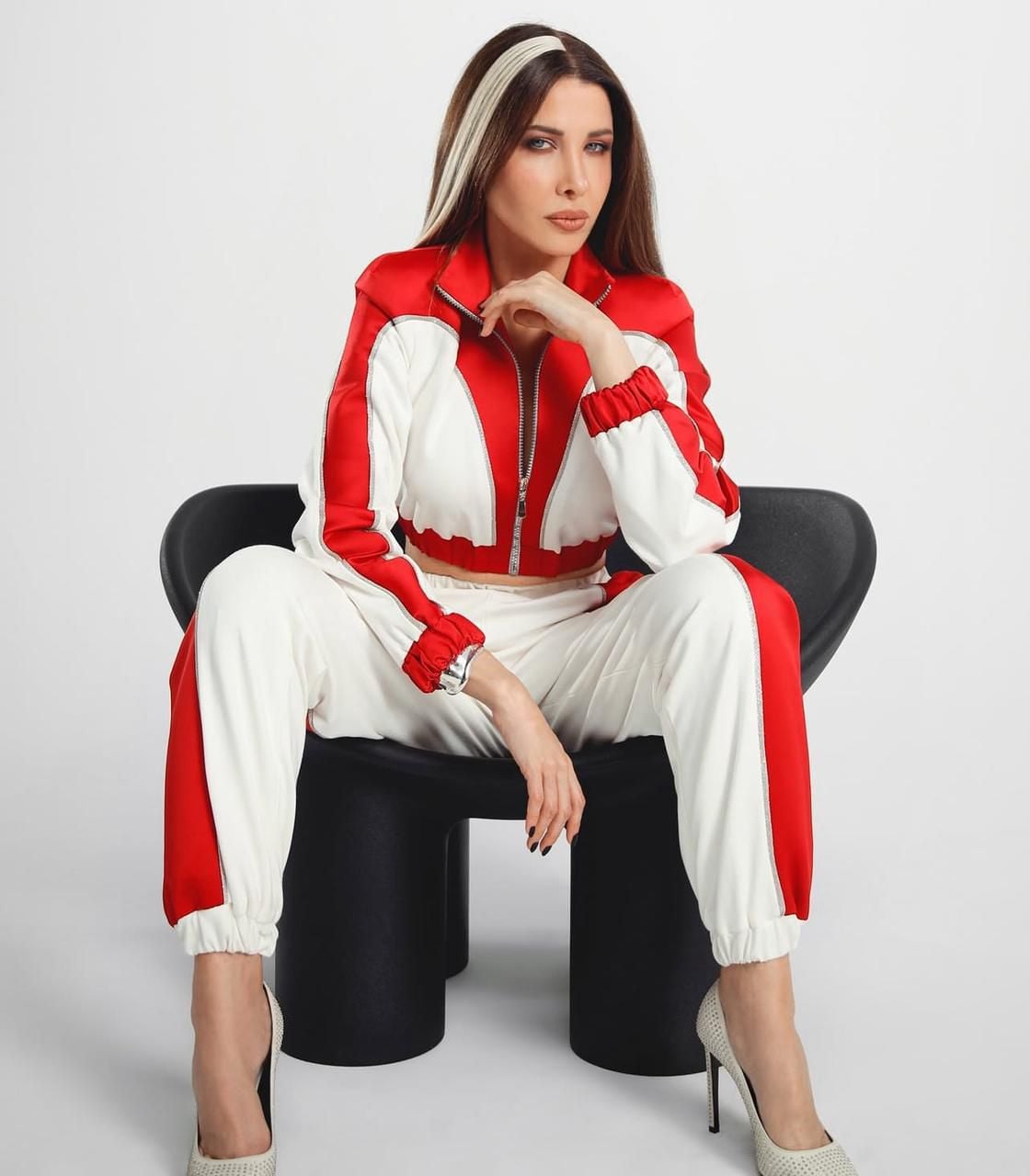 نانسي عجرم… الجاكيت القصير بأسلوب شبابي نانسي عجرم… الجاكيت القصير بأسلوب شبابي