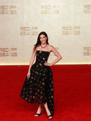 إطلالات النجمات في مهرجان البحر الأحمر.. الفخامة والجمال