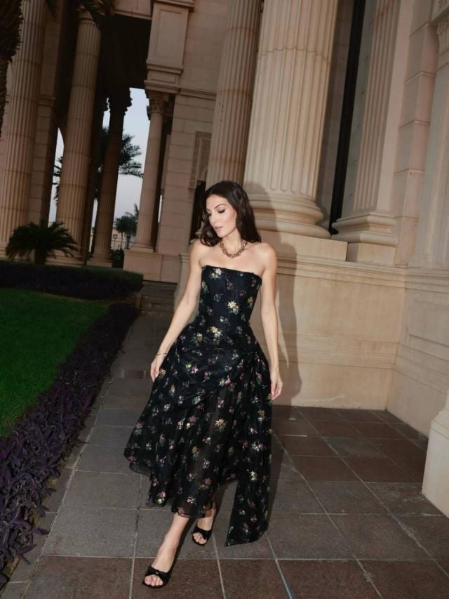 رزان جمال تتألق بفستان من ديور