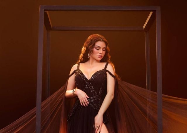 هيفاء وهبي تشع جمالاً بالبرتقالي