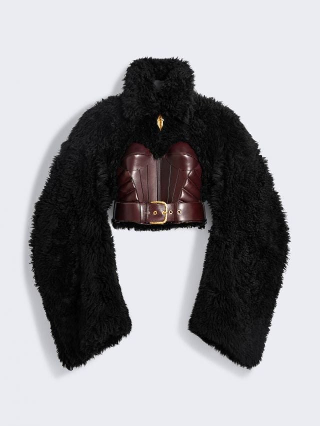 من مجموعة أزياء SCHIAPARELLI لخريف وشتاء 2025-2026