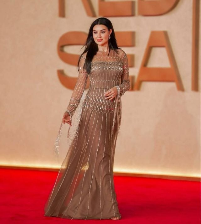 أروى جودة بتصميم أنيق ومميز