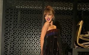 ميريام فارس تتألق بإطلالة أنيقة لناحية اللون والتصميم