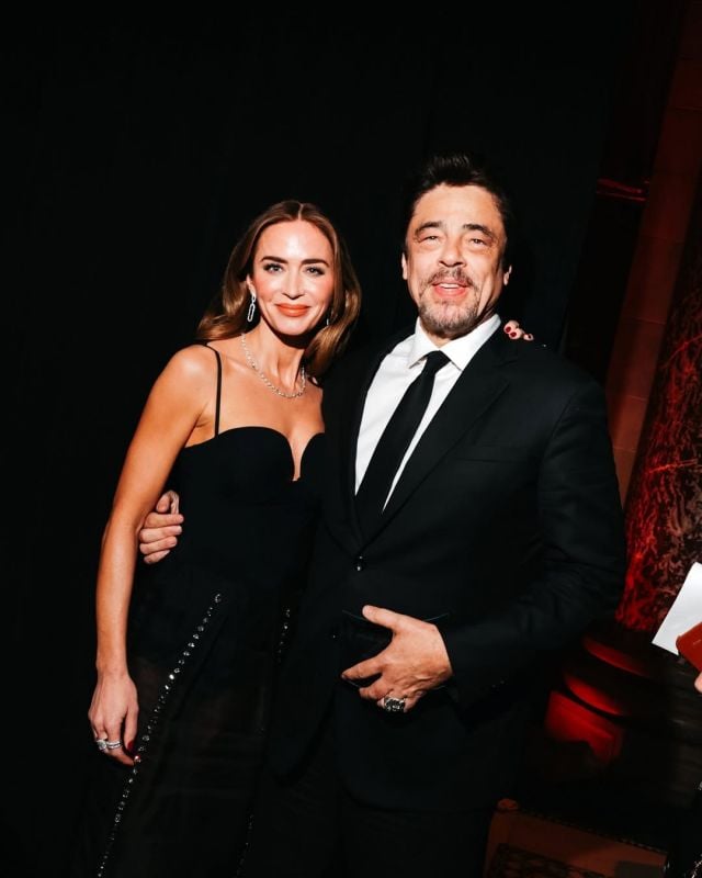 بينيسيو ديل تورو وإيميلي بلانت