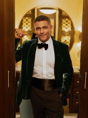 آسر ياسين يعلن عن موعد عرض فيلمه الجديد بطريقته الخاصة (فيديو)