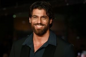 القبض على جان يامان وسيلين جورجوزيل وإعلامية شهيرة في ملهى ليلي