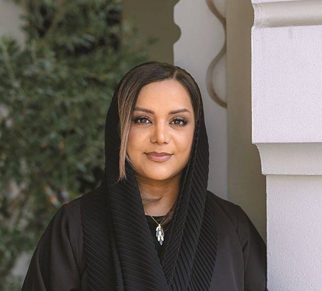 المخرجة الإماراتية نايلة الخاجة... مسيرة ملهمة من الإبداع والنجاح