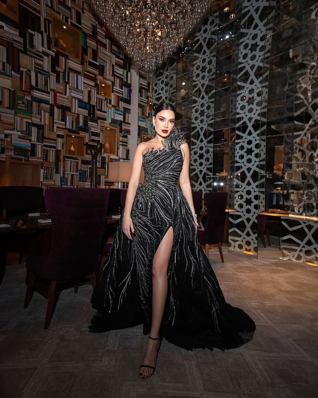 سيرين عبد النور… الأسود والفضي في تناغم لافت