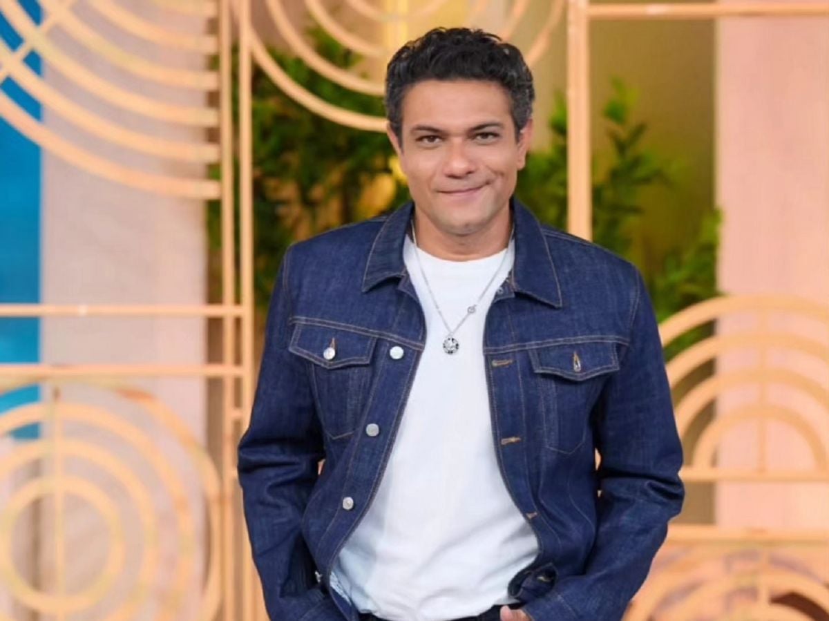  آسر ياسين يسأل الجمهور عما يربطه بظافر العابدين... والأخير يرد