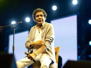 محمد منير يعلن تأجيل حفله مع ويجز ويكشف الأسباب