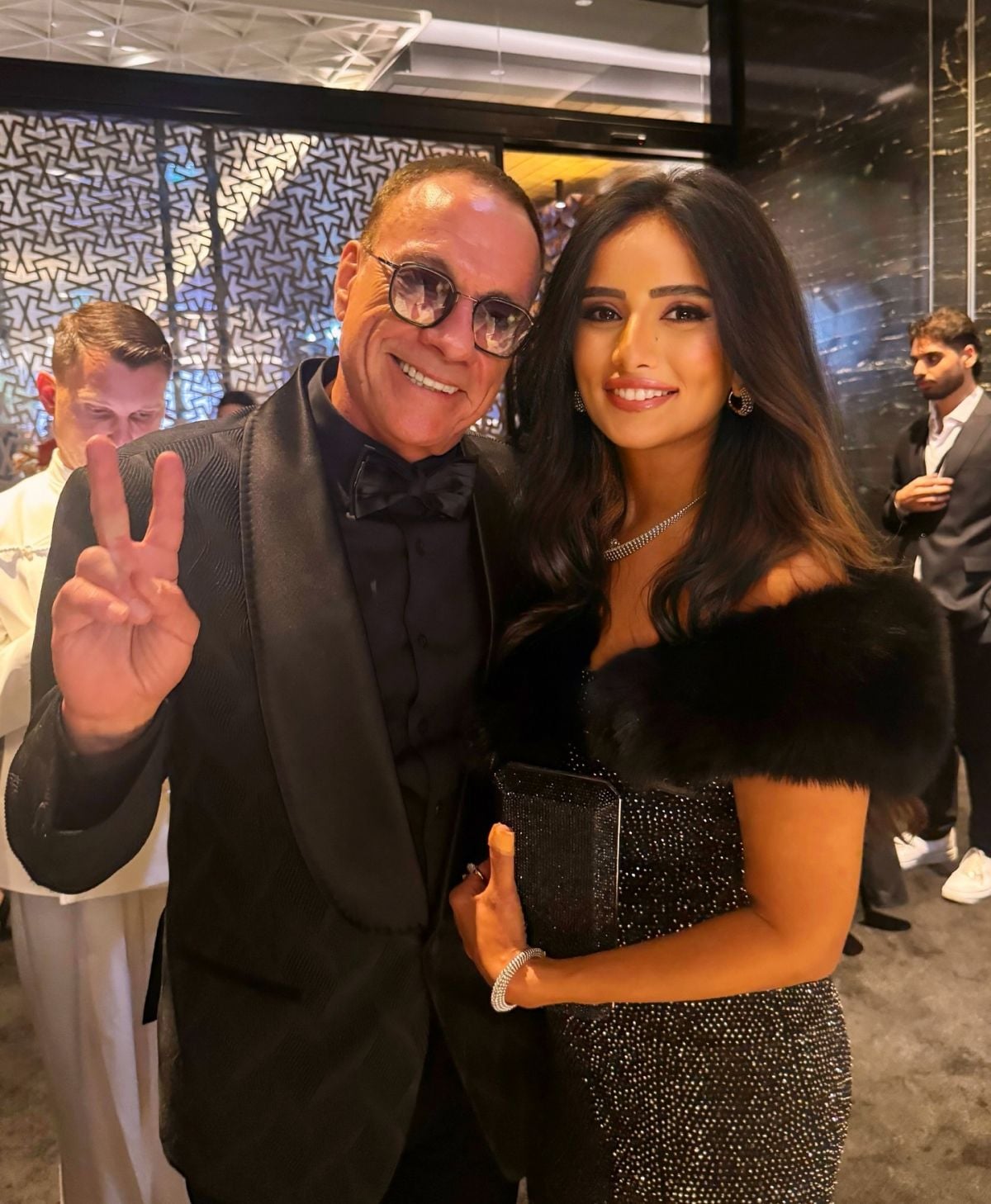 زينة تعلّق على خلط فان دام بينها وبين نجمة عالمية