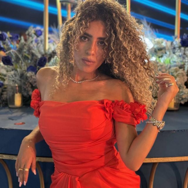 الشاعرة منة القيعي