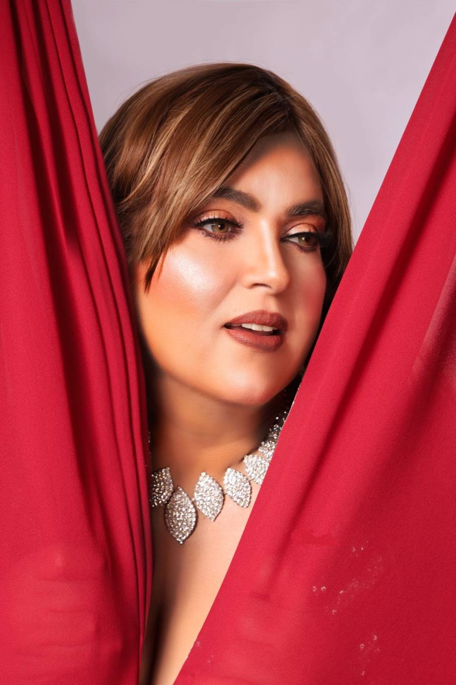 وفاء مكي ترد على انتقادات ظهورها داخل عيادة تجميل