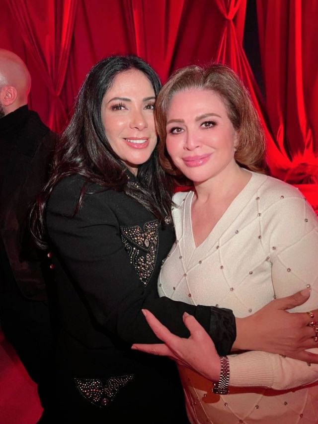 منى زكي وإلهام شاهين في عيد ميلاد أنغام